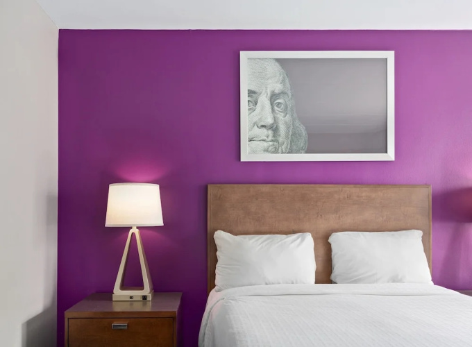 Americana Hotel