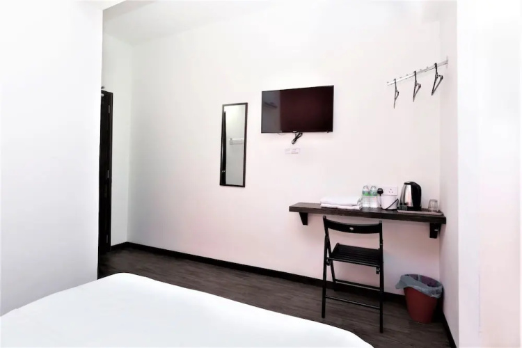 ZEN Rooms Basic Near KTM Sentul