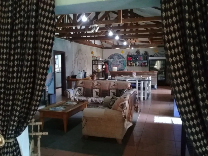 Stone Circle Lodge & Backpackers