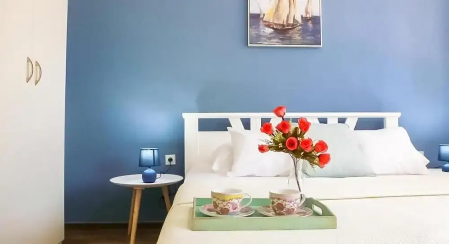 Room-cozy Studio With Terrace- Street vi