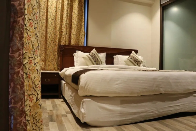 Shelke's Vintage Inn