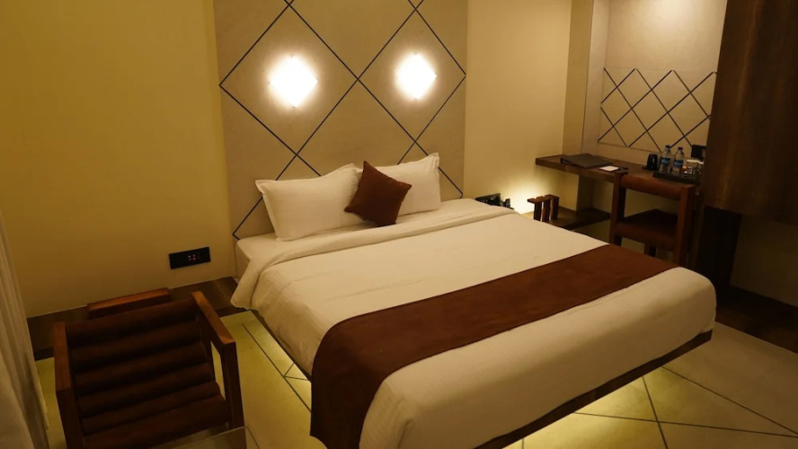 Deglance Hotel