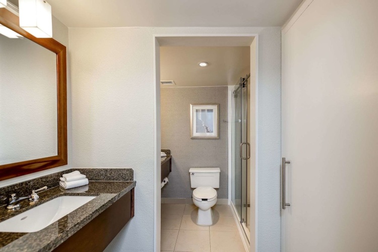 Sonesta Charlotte Lower South End photo 6