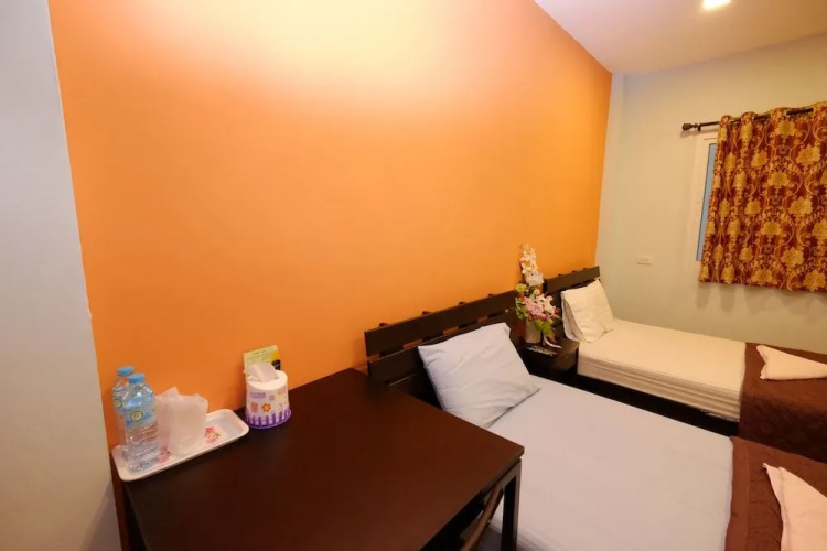 Amornrat Place