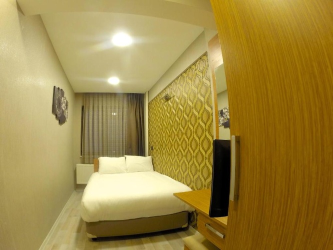 Standard Triple room with view