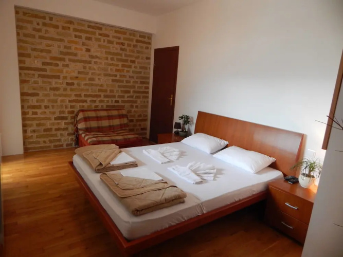 Contessa Apartments