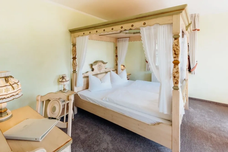 Standard room with balcony