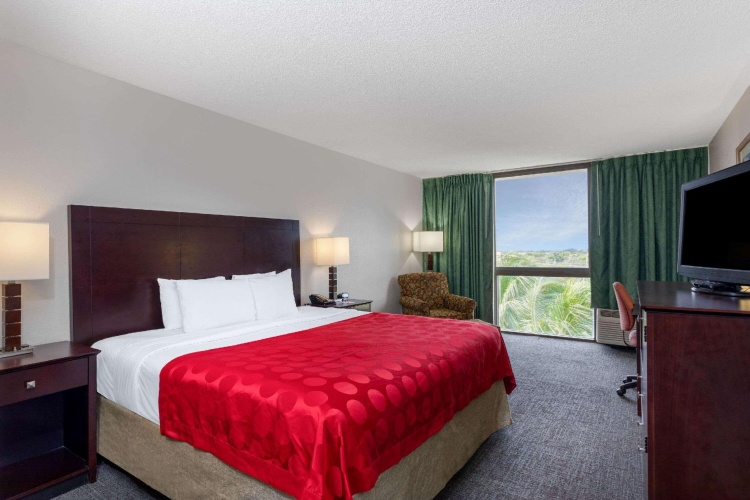 Deluxe Double room with city view