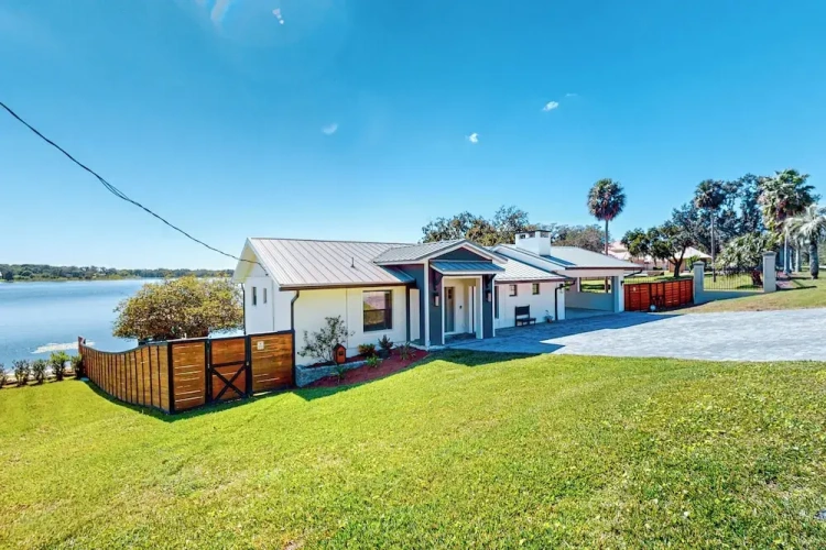 4 Bedrooms Cottage