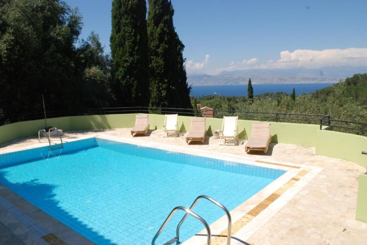 2 Bedrooms Villa