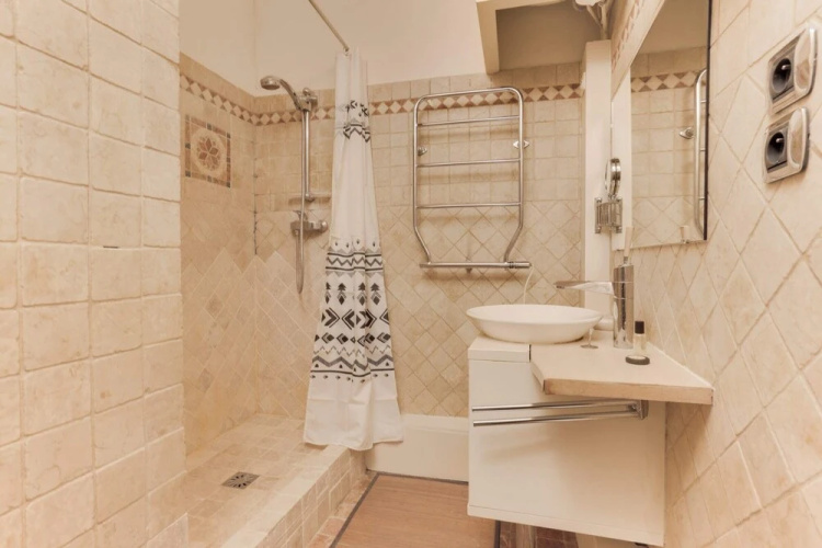 Artsy Flat For 2 Near Opera