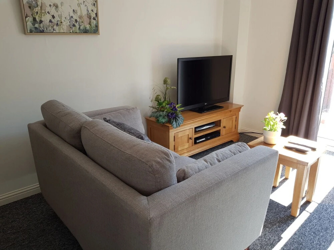 Charming 2-bed House in Torquay