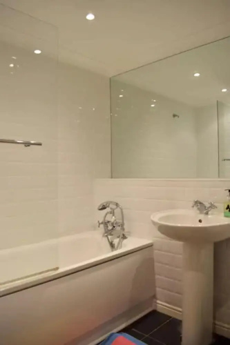 Bright and Spacious 2 Bed House