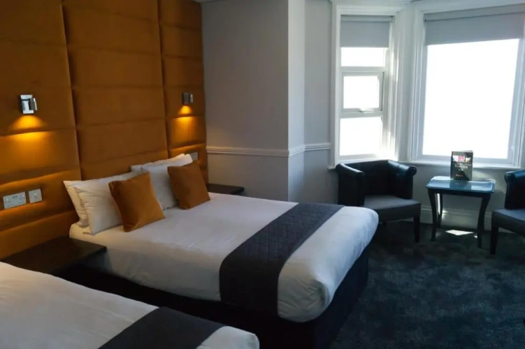 Superior Triple room