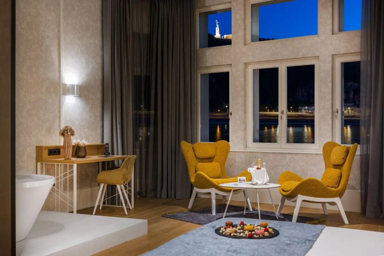 Vision Hotel