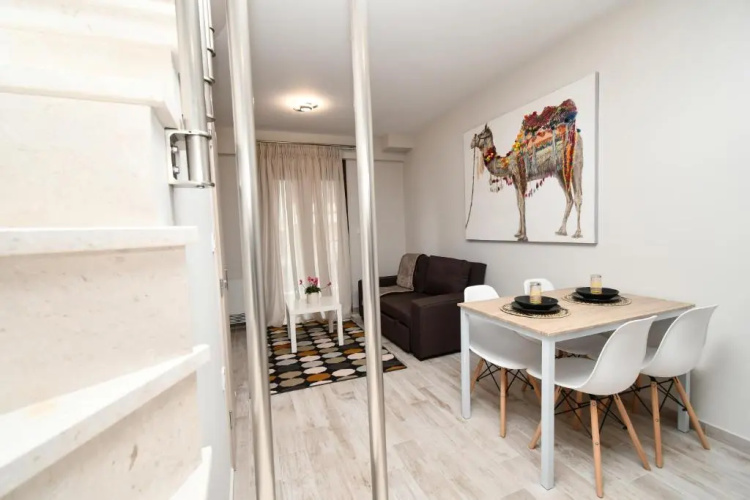 Comfy and stylish apt2