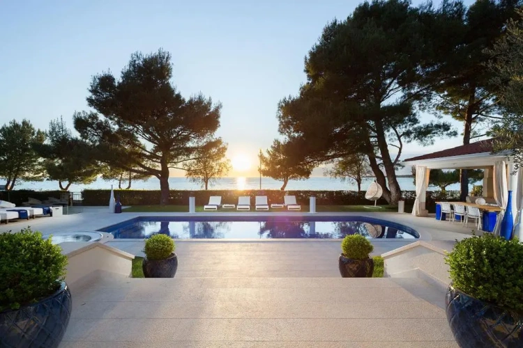 Deluxe Villa