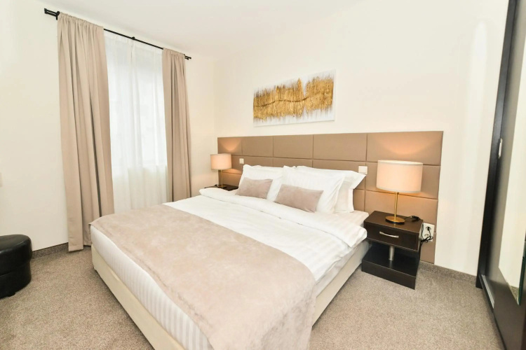 Art Plaza Hotel