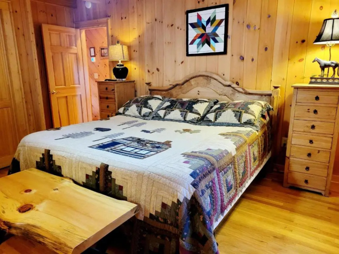 Red Wolf Cabin in Maggie Valley