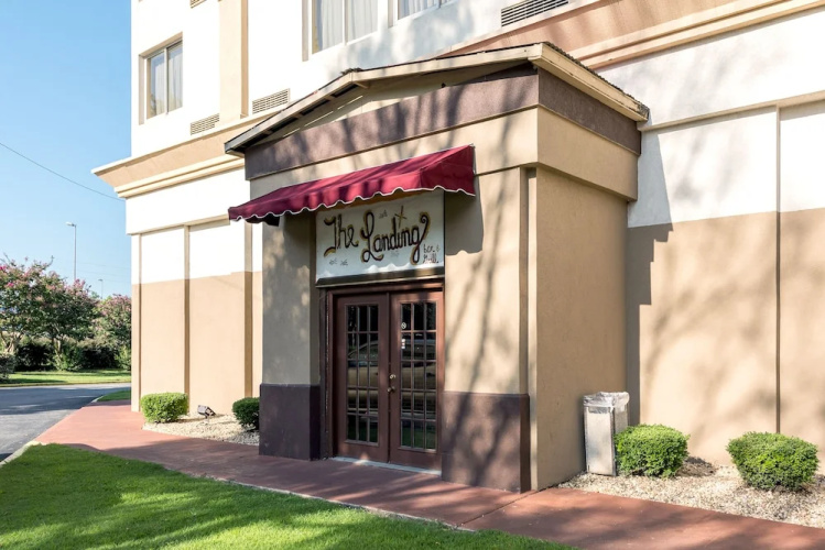 Ramada Birmingham Airport - Birmingham, AL