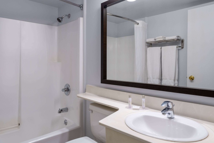 Travelodge Suites By Wyndham Saint John photo 8