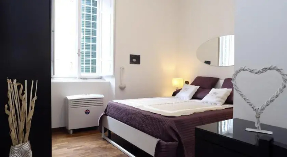 Caracciolo Guest House