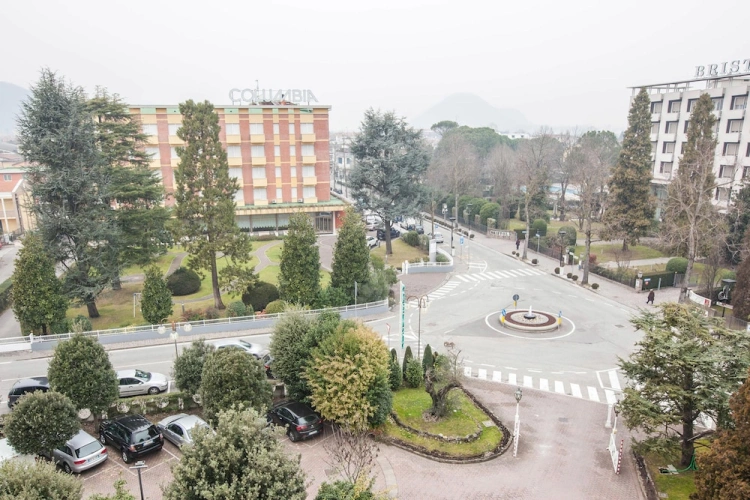Luxury Double room with balcony and with land view