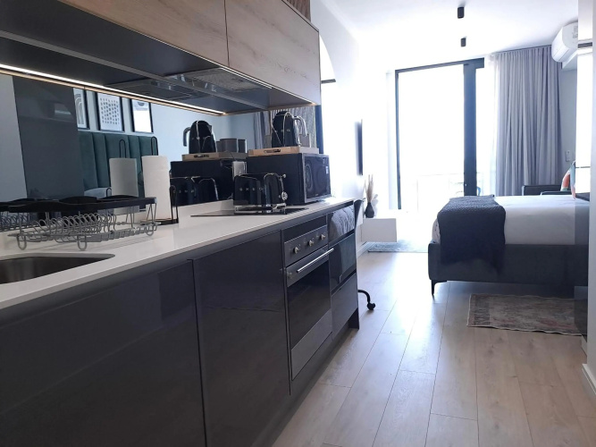 Ellipse Waterfall Executive Apartment - 612