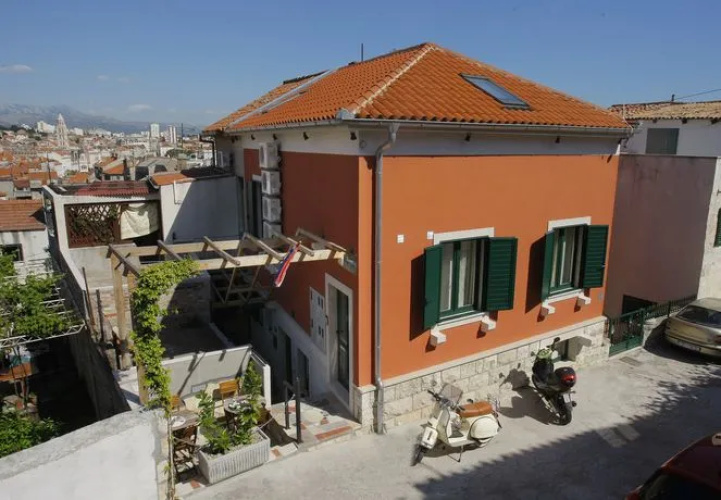 Villa Urbi et Orbi 2
