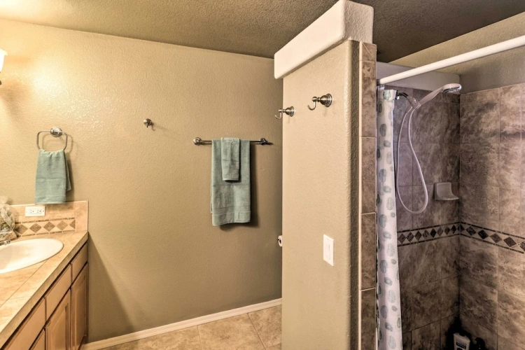 4 Bedrooms Cottage
