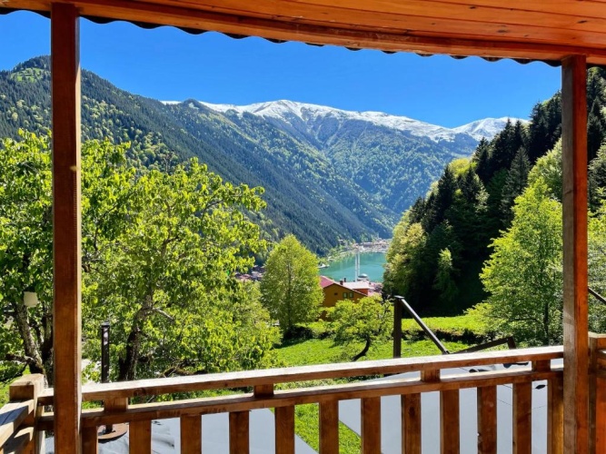 1 Bedroom Apartment with balcony and with lake view