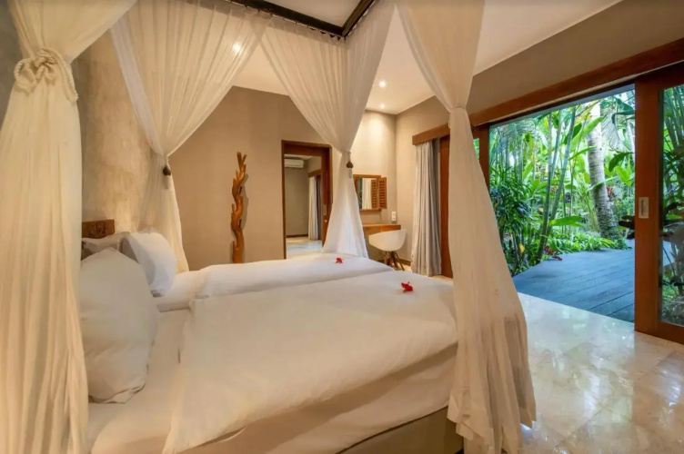 The Pandora Hotel