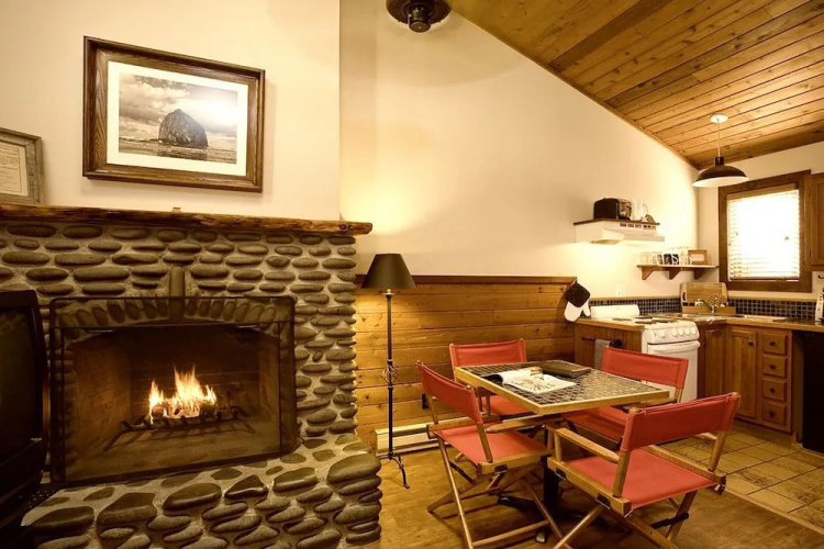 Hearthstone Inn