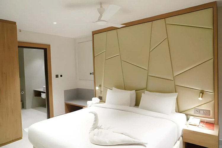 SVN Lake Palace