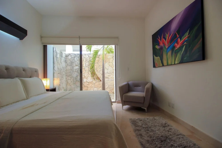 Stunning Studio with Jacuzzi on Terrace by olahola