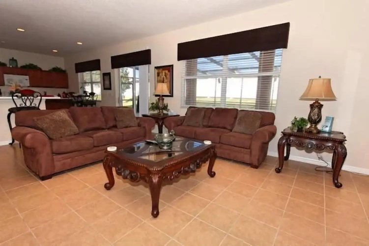 5 Bedrooms Cottage