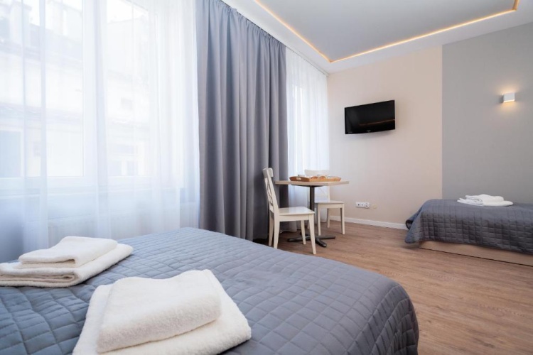 Standard Triple room