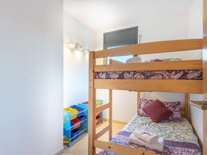 Apartment With 3 Bedrooms, sea Views and Pool