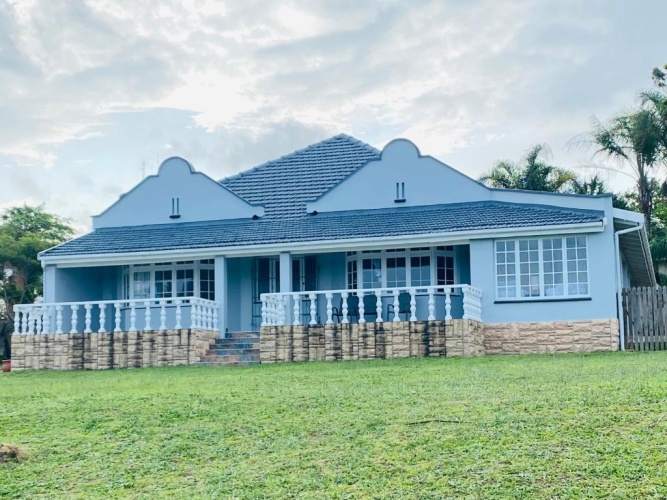 5 Bedrooms Cottage