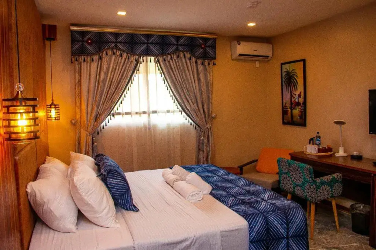 Saire Hotels