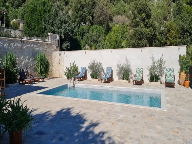 3 Bedrooms Cottage