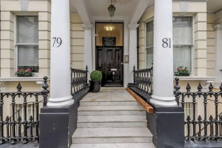 Spacious 2 Bedroom Flat in Kensington
