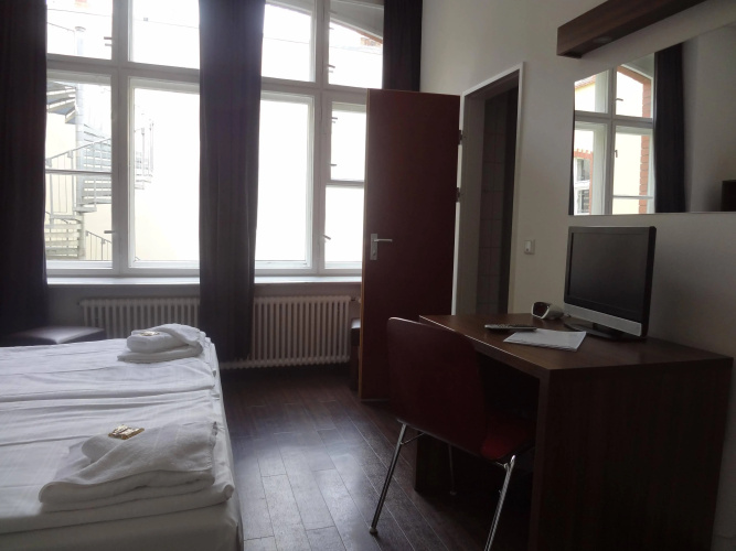 Hotel 103