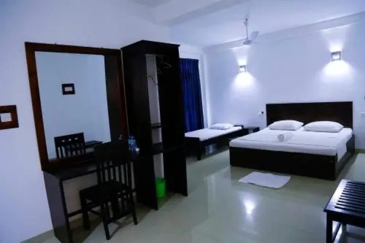 Thilini Holiday Inn