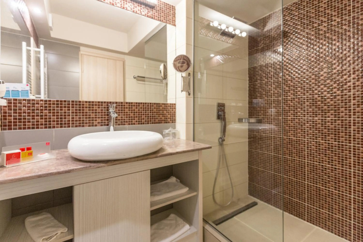 Bacolux Craiovita Hotel & Events