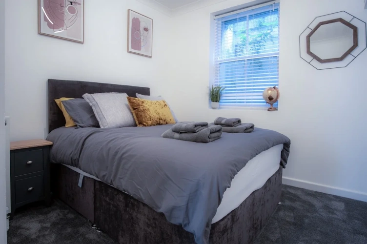 2 Bedrooms Apartment