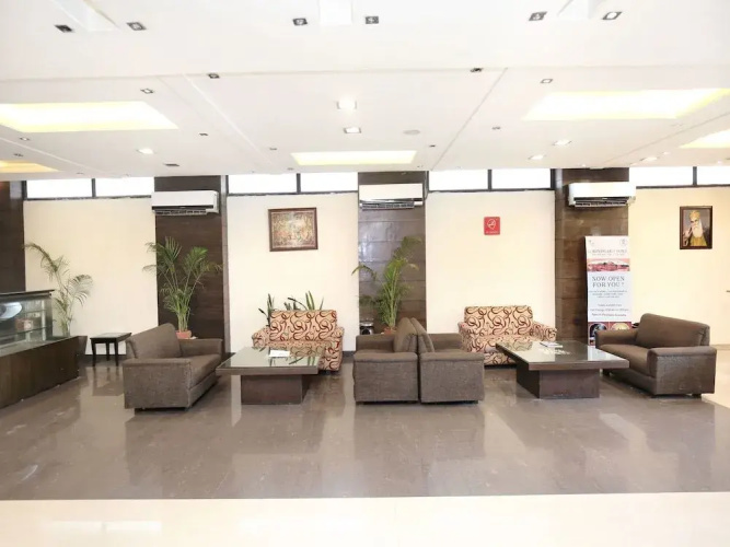 Hotel 42 by OYO Rooms