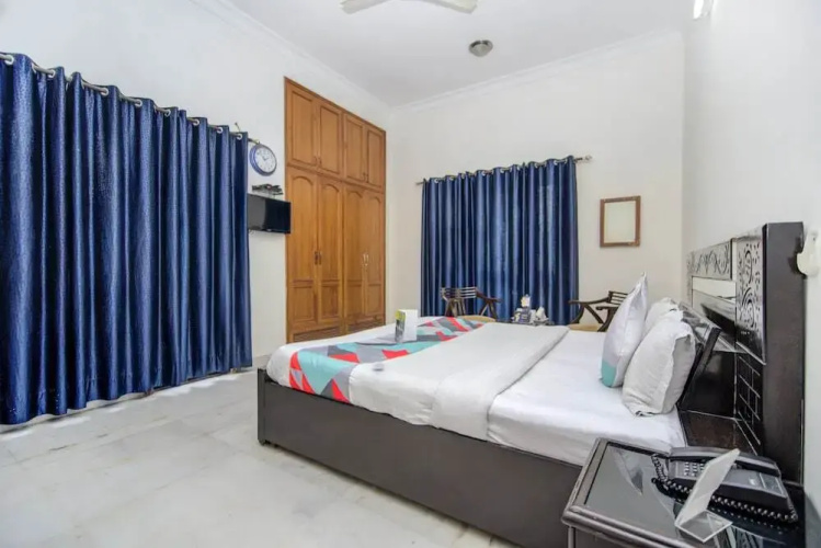 Hotel Ashray by FabHotels