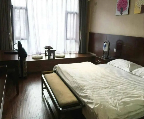 Dali Encounter Hotel