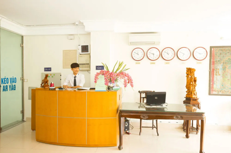 Ho Sen Xanh Hotel